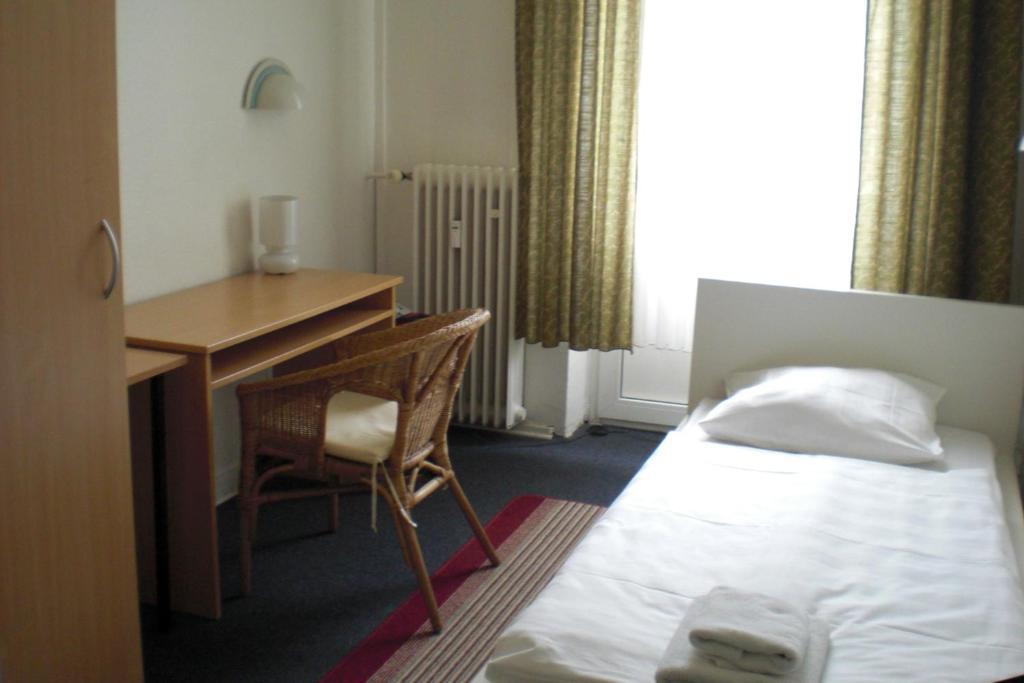 Hotel Komet Düsseldorf Pokoj fotografie